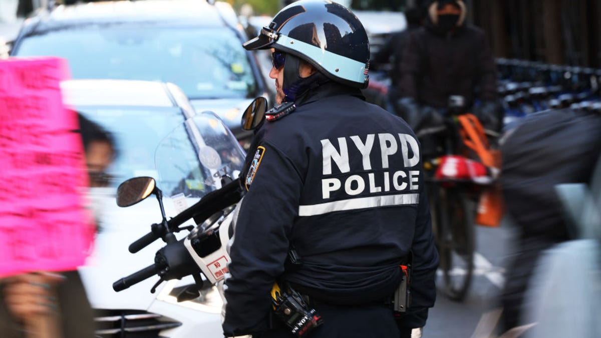 Eric Adams To Nypd Officers No More Congregating Or Chit Chat On Patrol Eric Adams To Nypd Officers No More Congregating Or Chit Chat On Patrol