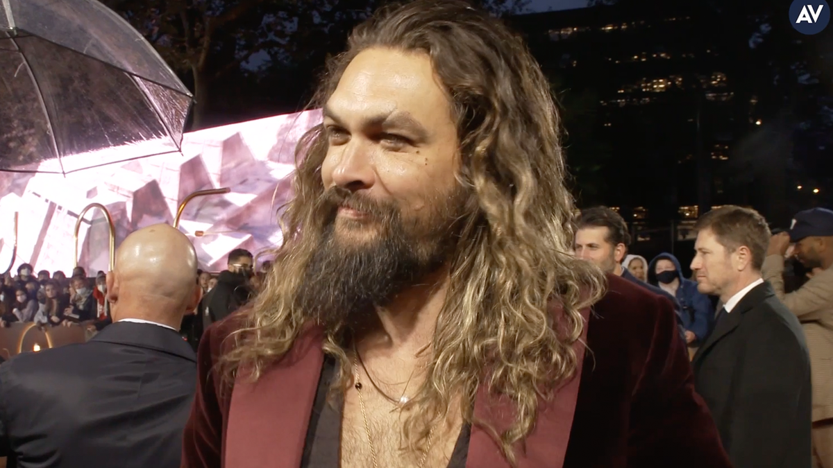 We regret to inform you that Jason Momoa has shaved his head