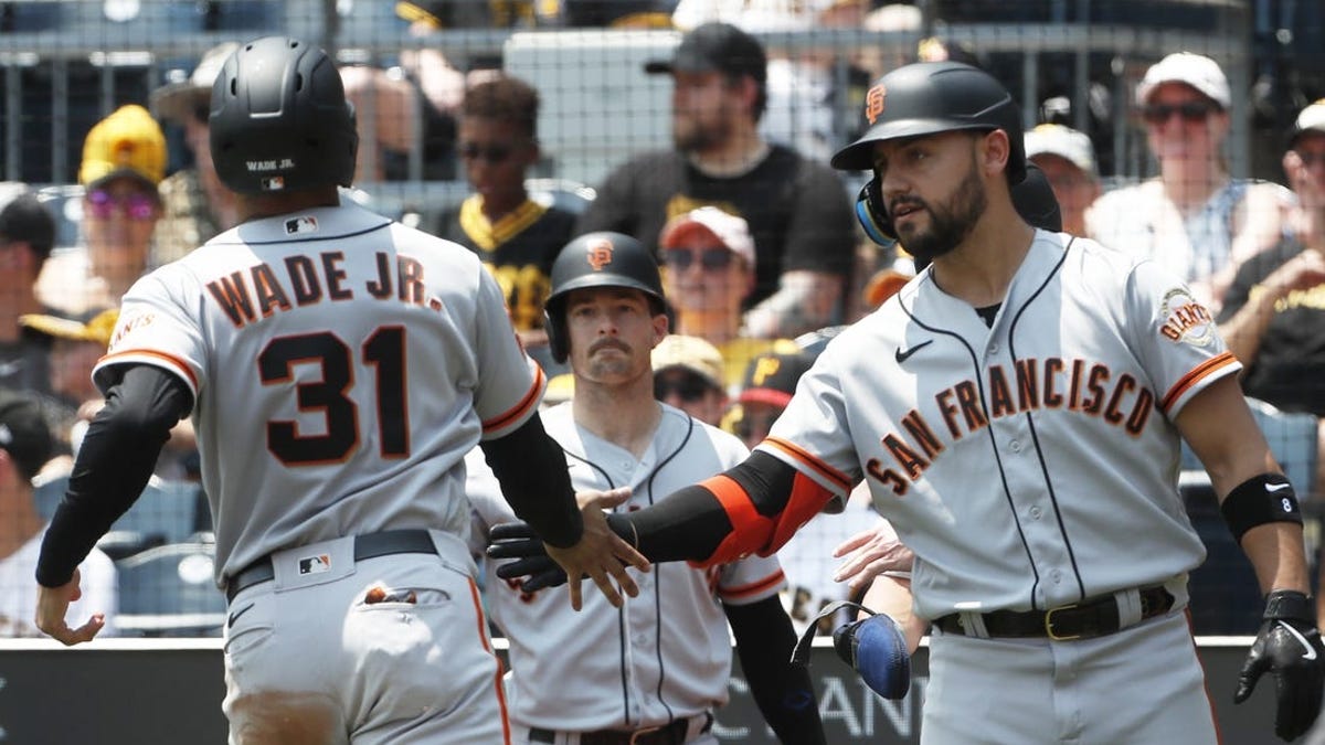 You are currently viewing Giants erupt for 5 runs in the 10th to down Pirates