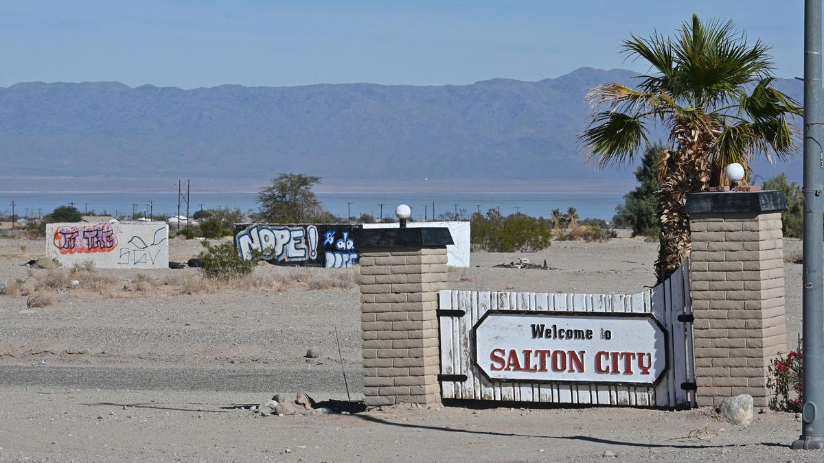 Cómo el Salton Sea de California pasó de ser un destino de vacaciones a una pesadilla tóxica