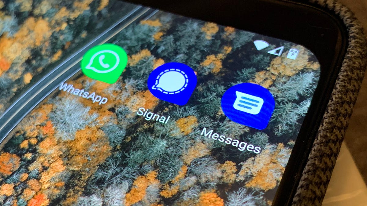 How to Safely Move All Your Messages From One Phone to Another