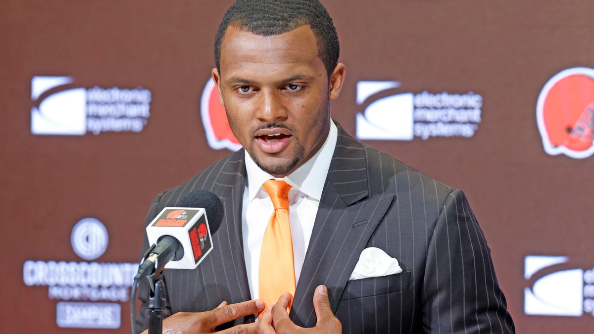 Browns introduce new QB Deshaun Watson, a man with 22 civil cases of sexual misc..