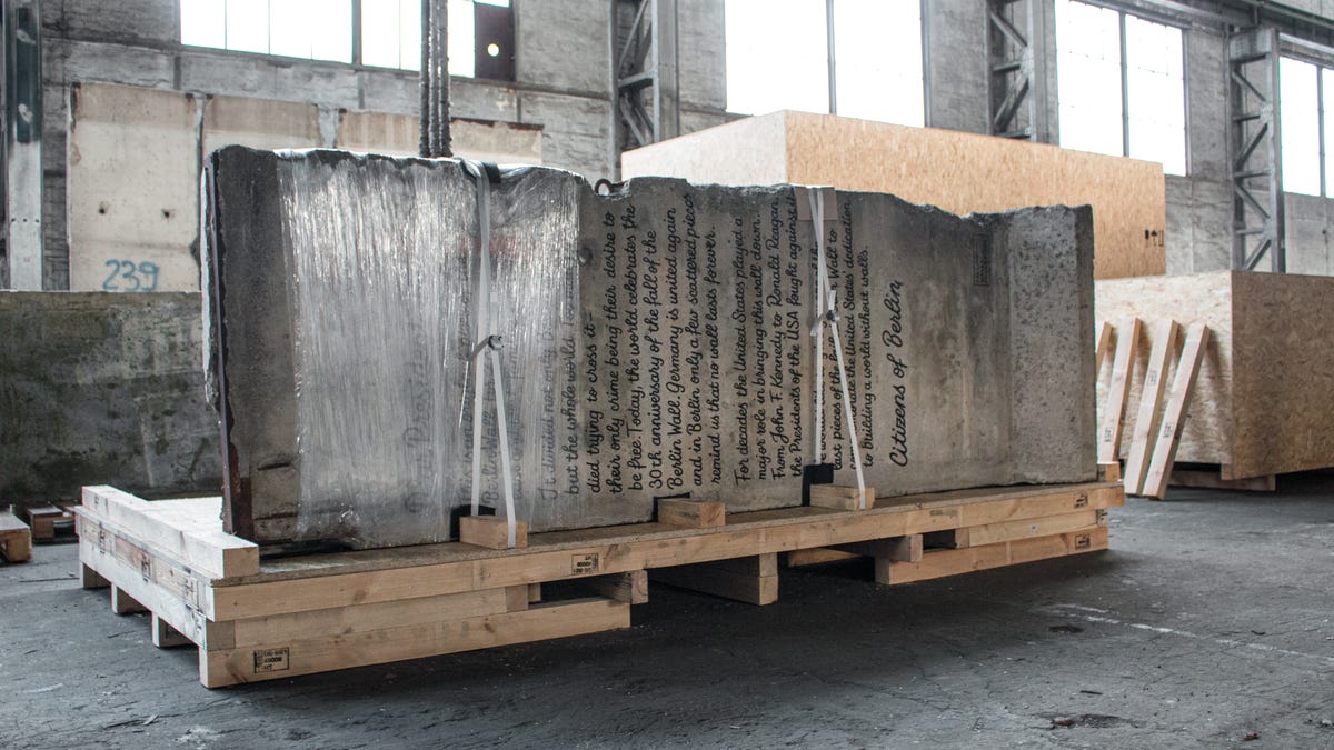 Berliners are trolling Trump by shipping him a 2.7-ton piece of the Berlin Wall