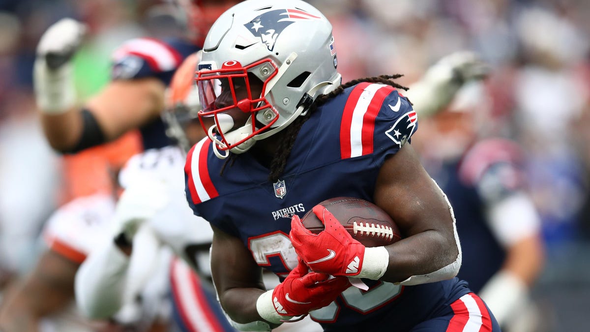 Rhamondre Stevenson likes Patriots rushing attack better this year; here's  why 