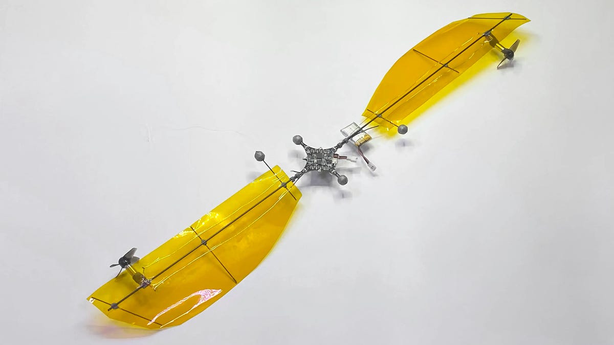 Un dron ligero y de bajo consumo puede volar durante casi media hora