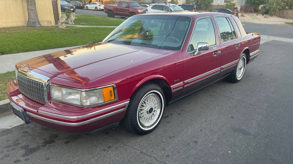 Bei $ 7.500, ist diese '94 Lincoln Town Car ein gutes Geschäft durch ein Land Meile?