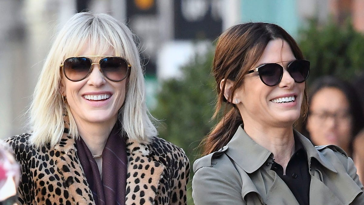 Everything We Learned From These Photos Of Sandra Bullock And Cate