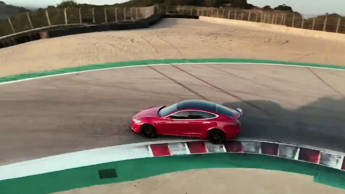 The Tesla Model S Plaid Will Start At 139 990 And Run A Sub 9 Second Quarter Mile