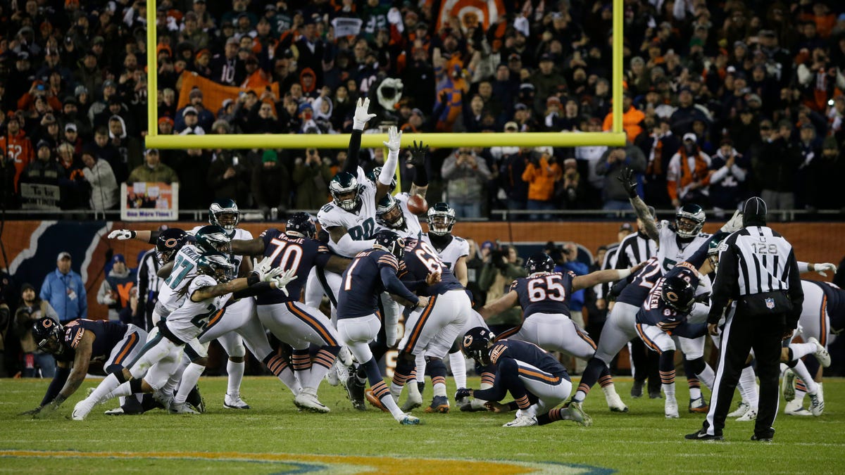 Cody Parkey S Double Doink Was Tipped As Eagles Defeat Bears