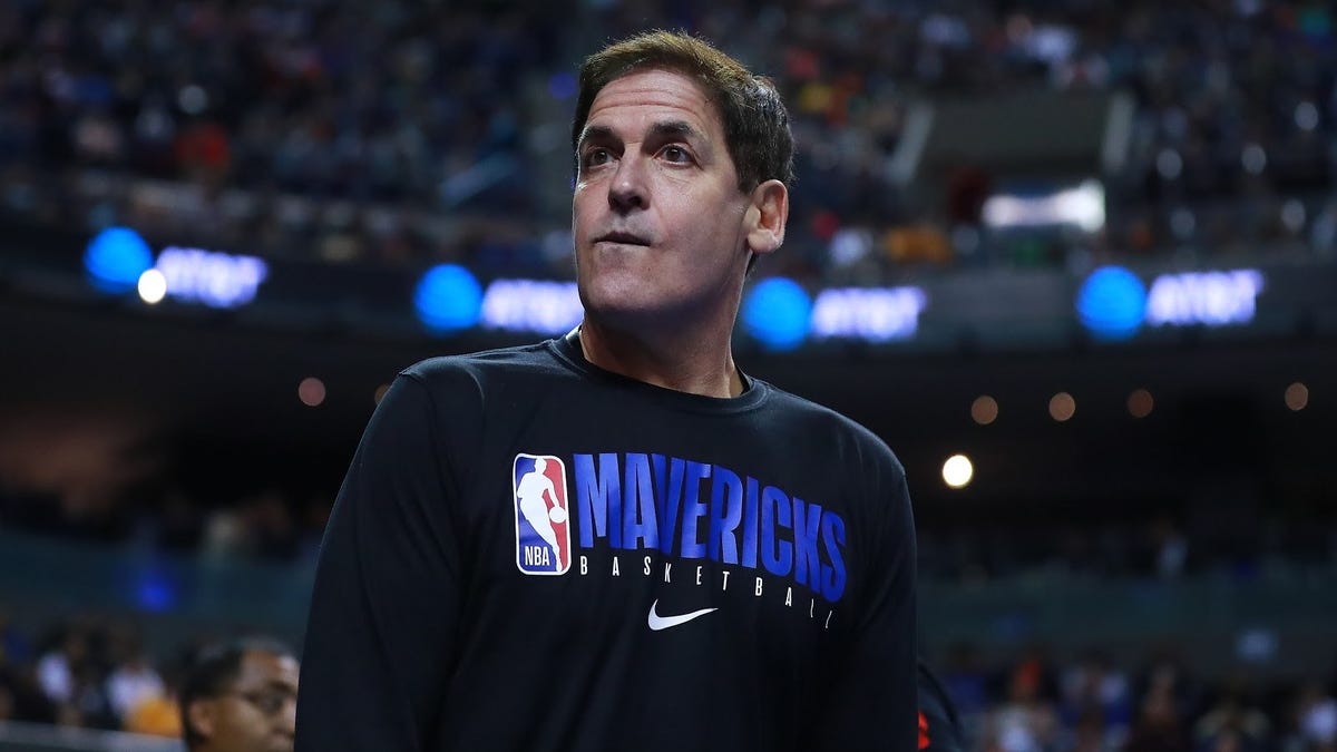 Mark Cuban finds it hilarious that financial giants are taking an L to Reddit