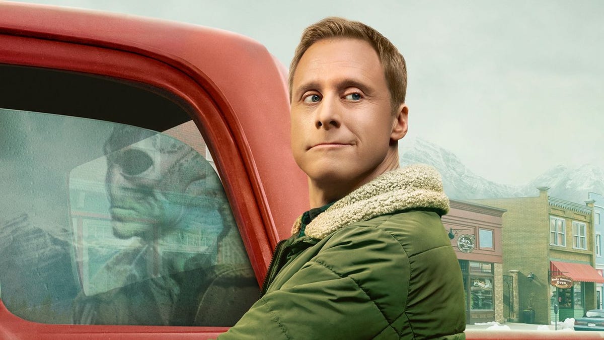 Resident Alien Returns with More of Alan Tudyk's Delightful Weirdness