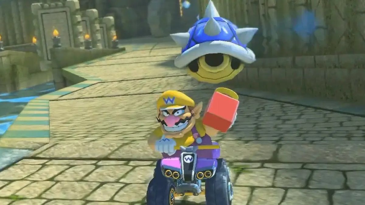 Watch A Glorious Mario Kart Player Avoid A Blue Shell Onslaught