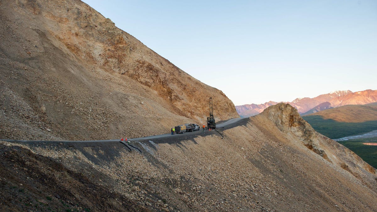 Creeping Landslide Closes Road in Denali National Park