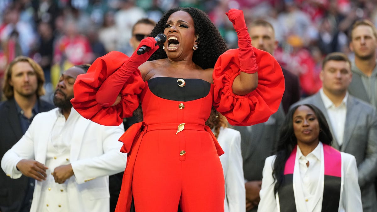 Sheryl Lee Ralph Is Not Here for Your Super Bowl Lip-Syncing Controversy:  'Does It Matter?'