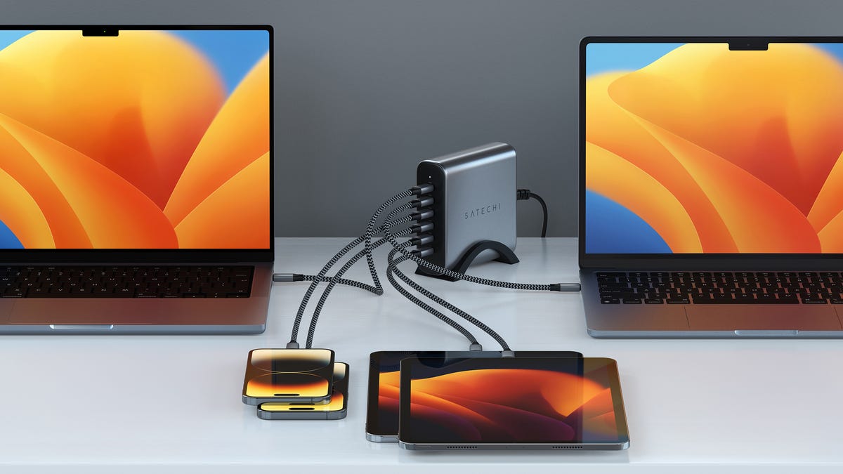 O hub Satechi USB-C de 200 W pode carregar seis dispositivos simultaneamente O hub Satechi USB-C de 200 W pode carregar seis dispositivos simultaneamente