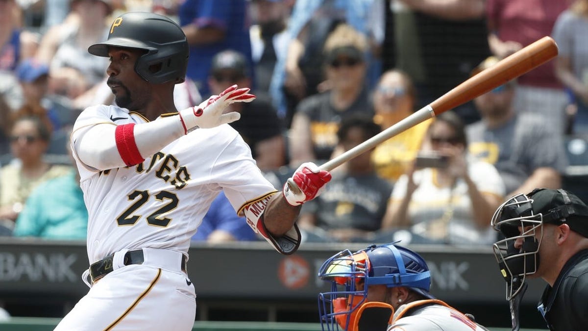 Read more about the article Pirates veteran Andrew McCutchen delivers 2,000th hit