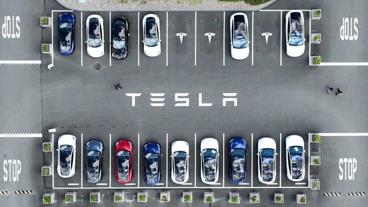 Working in a Tesla Manufacturing unit Sounds Like a Nightmare