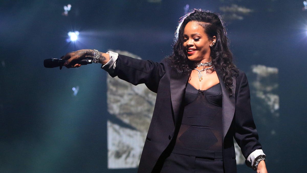 Rihanna signs on for Super Bowl as NFL gets worse