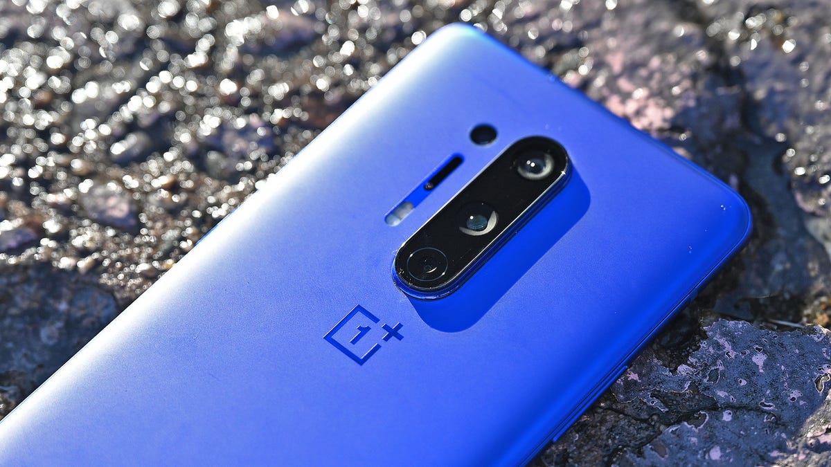 OnePlus 8 Pro Camera can See through Plastic with Color 