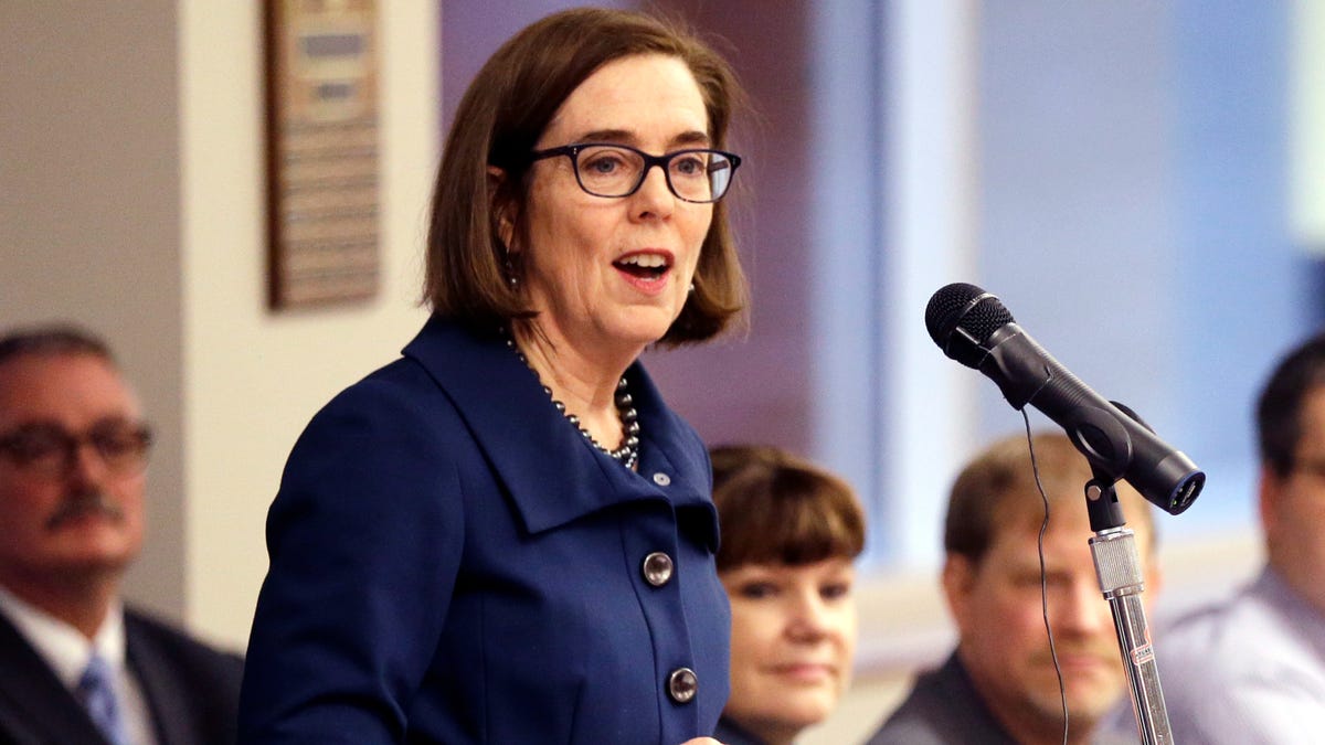 Oregon Governor Signs Net Neutrality Bill Alongside the Middle