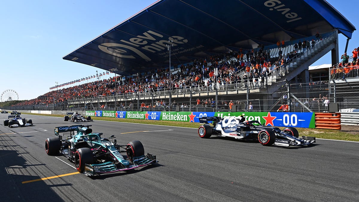 Netflix Would Be Dumb Not To Buy Formula 1s Live Race Rights