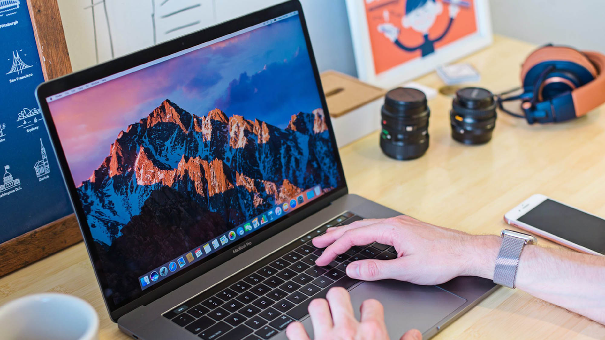Цей оновлений MacBook Pro зараз коштує 470 доларів
