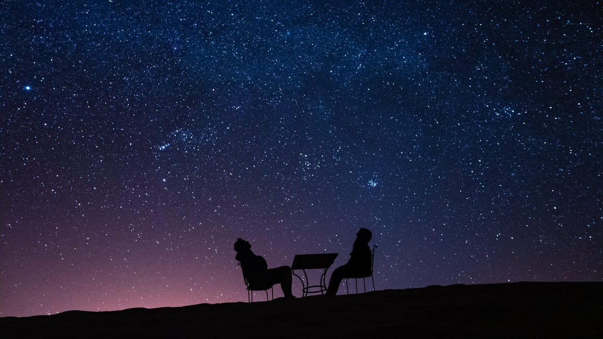 The Comet Leonard, the Christmas Star, and Other Things to See in December’s Night Sky - Lifehacker