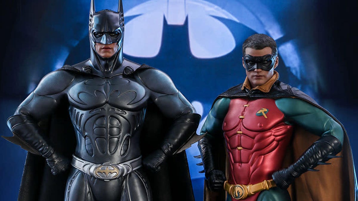 financieel vermomming Kwaadaardige tumor Slideshow: Hot Toys' Batman and Robin Batman Forever Figures