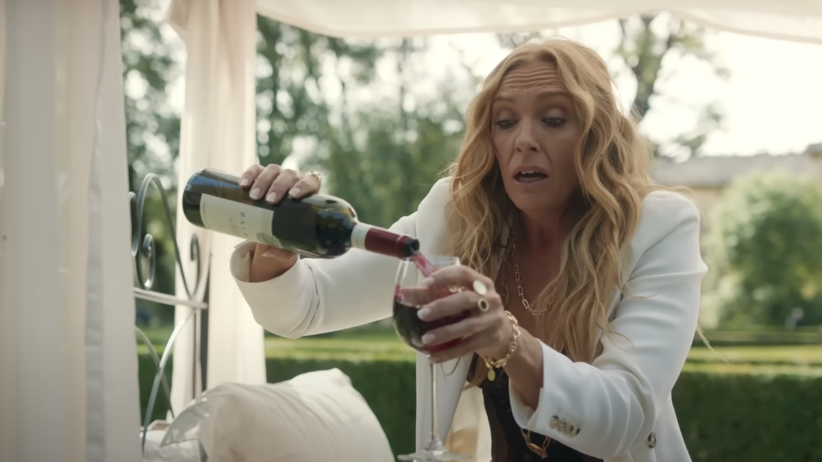 Mafia Mamma Trailer Toni Collette Leads Her Mob