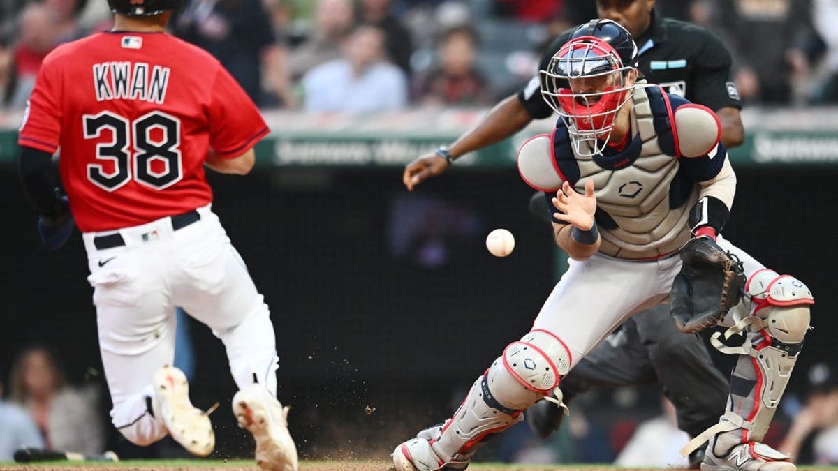 Guardians capitalize on Red Sox errors to even series