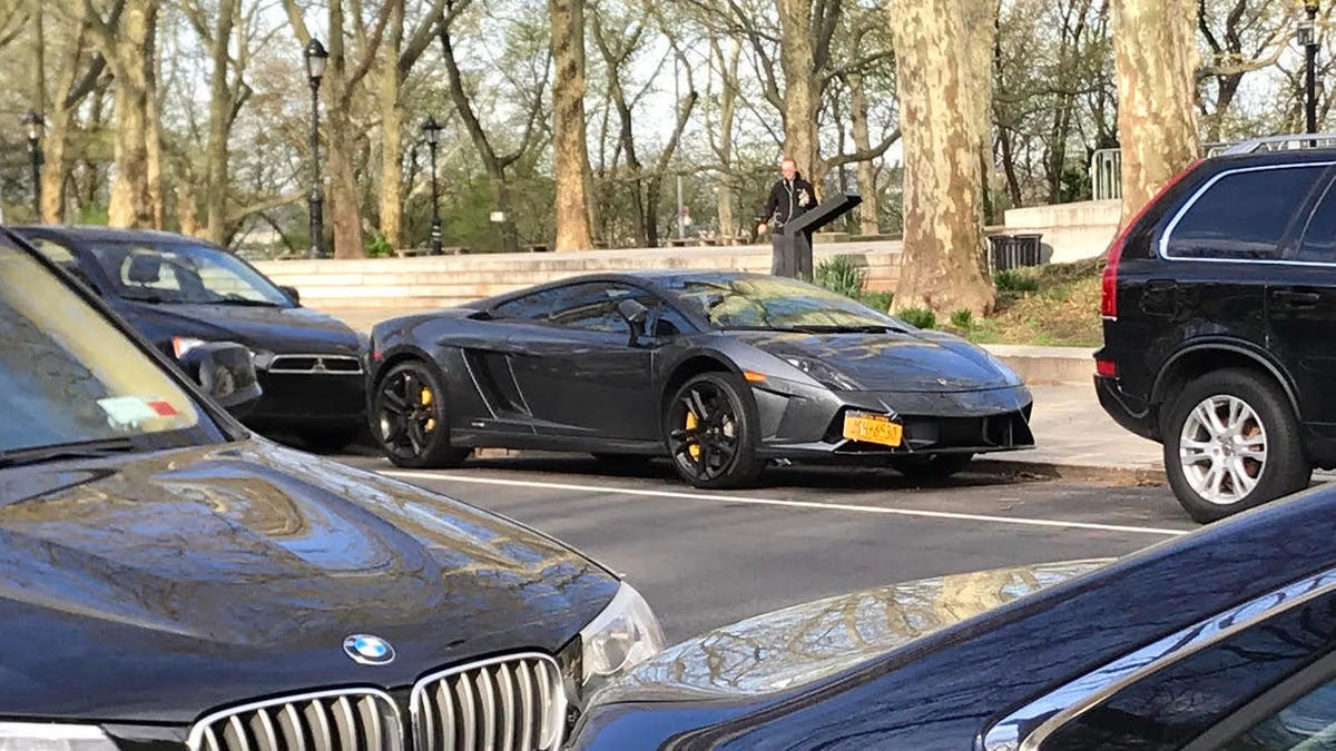 Lamborghini New York >> We Salute This Hero Who Street Parks Their Lamborghini Lamborghini New York >> We Salute This Hero Who Street Parks Their Lamborghini