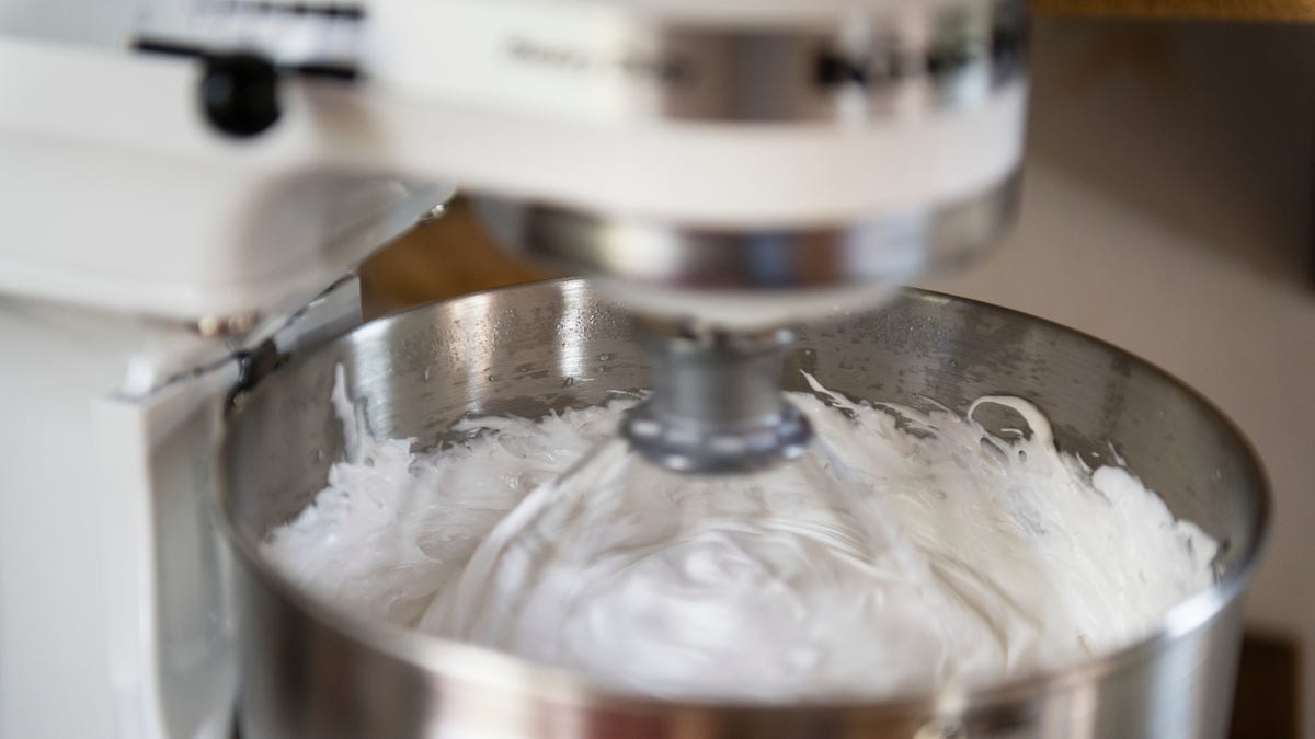 How to Choose the Right Stand Mixer