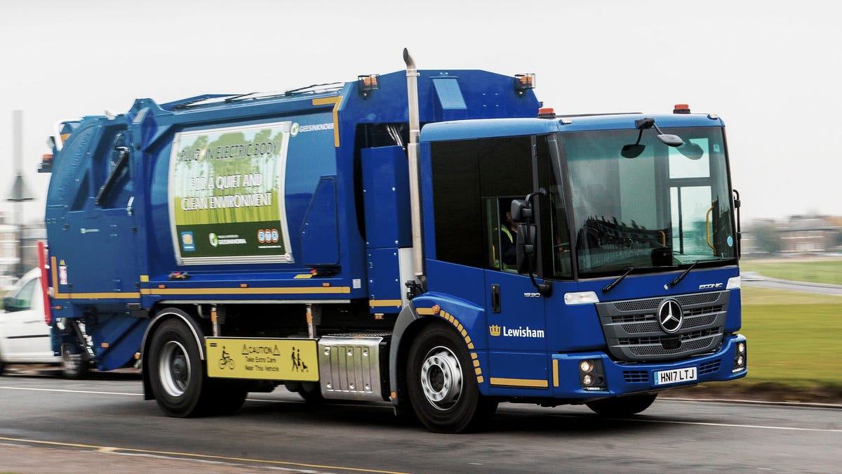 Daimler Announces Production Electric Garbage Truck