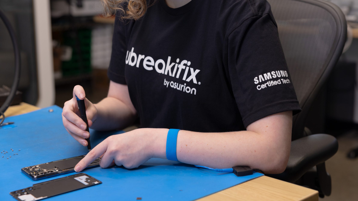 Samsung Launches Repair Shops for Galaxy Phones & Foldables
