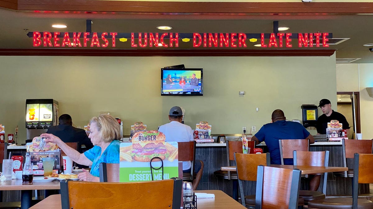 Denny’s Is Holding Onto 24Hour Service For Dear Life