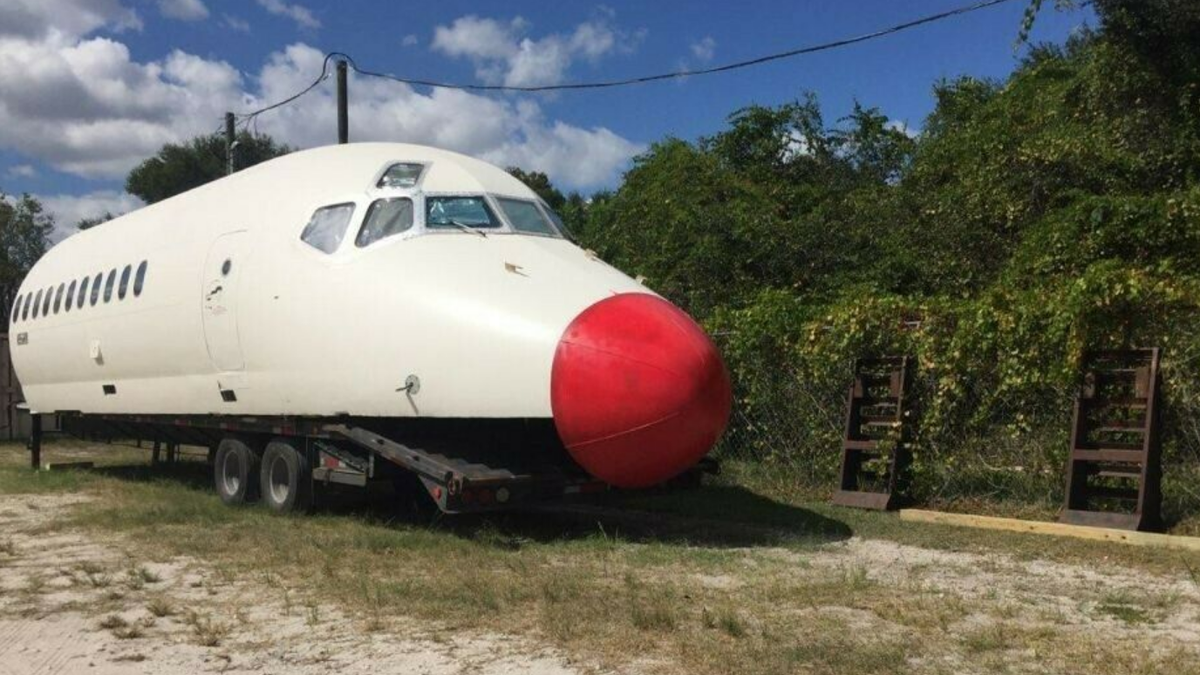 Someone Turned A McDonnell Douglas MD-88 Fuselage Into A Ridiculous Camper