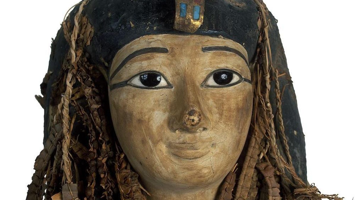 Digital Unwrapping of Pharaoh's Mummy Reveals Curly Hair, Amulets, and Jewellery