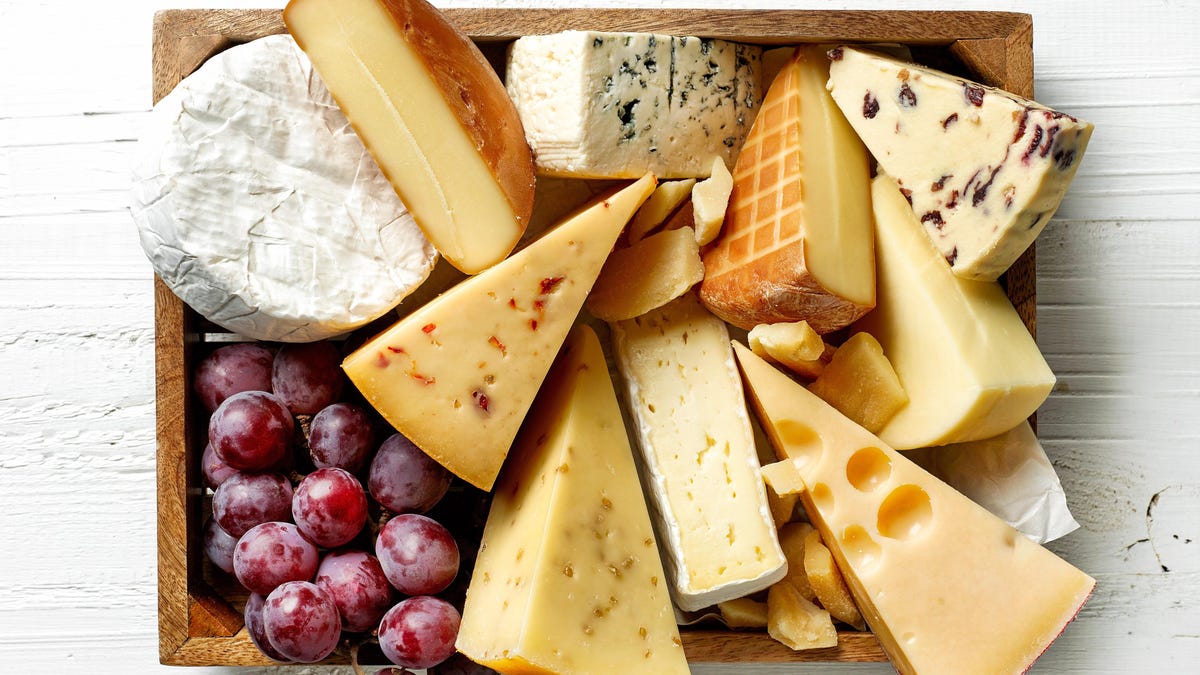 14 من أفضل الهدايا لمن يحب الجبن