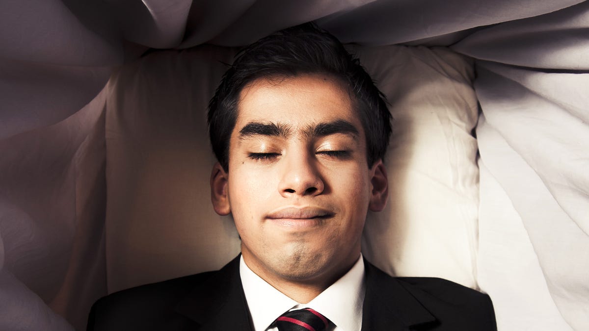 Man Secretly Watches Own Funeral From Inside Coffin After Faking Death man-secretly-watches-own-funeral-from-inside-coffin-after-faking-death