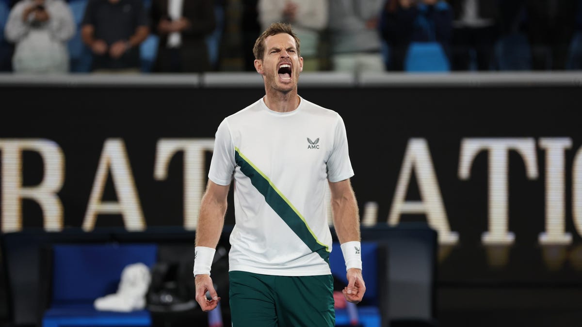 Andy Murray can’t help himself