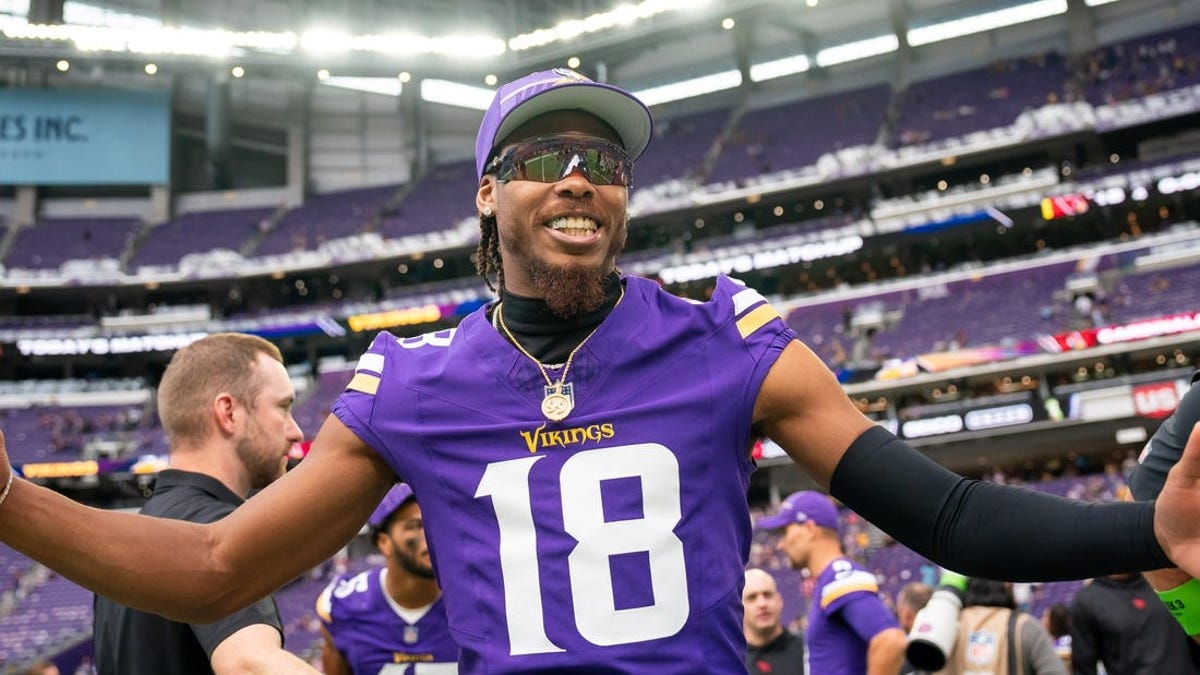 Vikings WR Justin Jefferson wants new deal, but 'it's up to them'