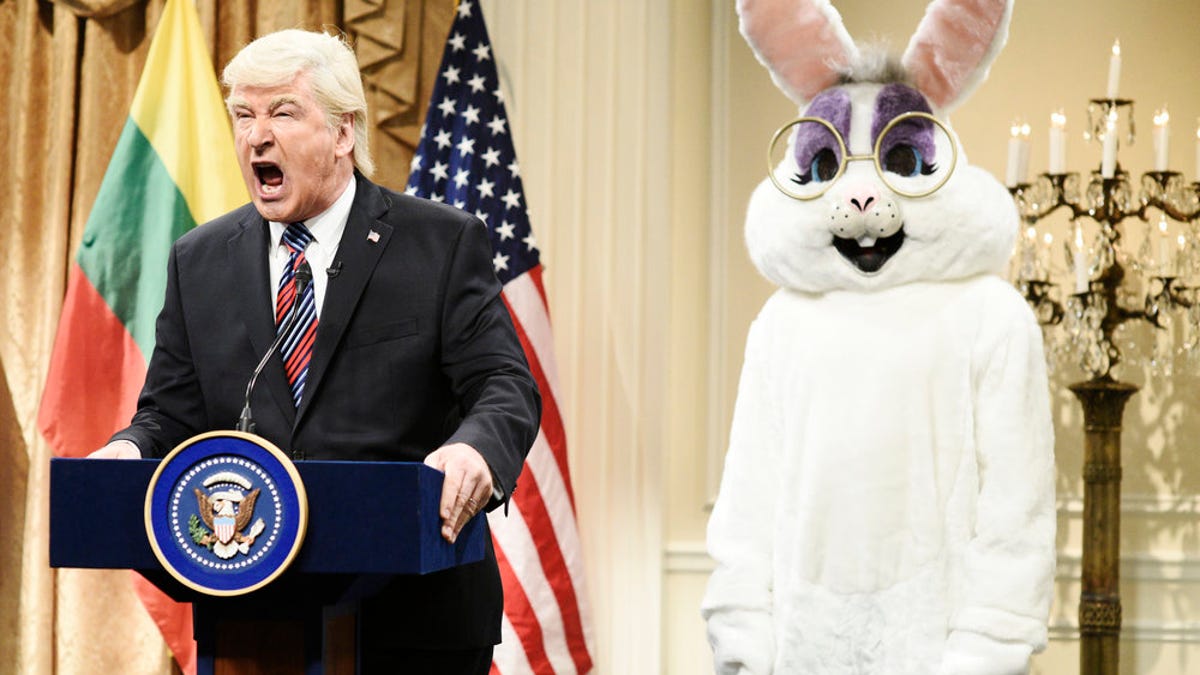Celebrity Cameos Dominate Snl Political Sketches And That S Okay