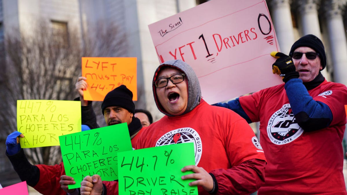 NY Judge Denies Lyft's Efforts to Stop Driver Minimum Wage Case