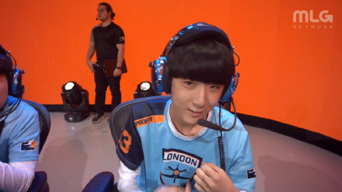 Overwatch Pro Flips Bird When He Thought No One Was Watching Overwatch Pro Flips Bird When He Thought No One Was Watching