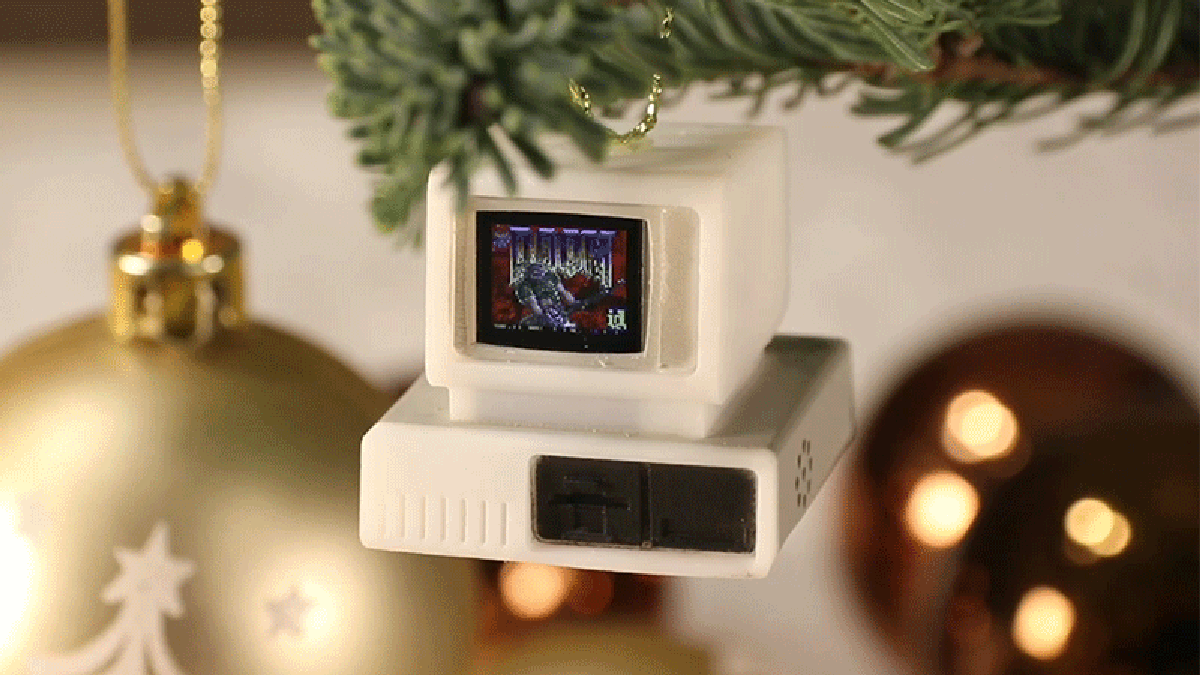 Retro PC Christmas Tree Ornament Can Run Doom