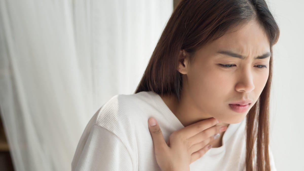Cómo saber cuándo un dolor de garganta es grave