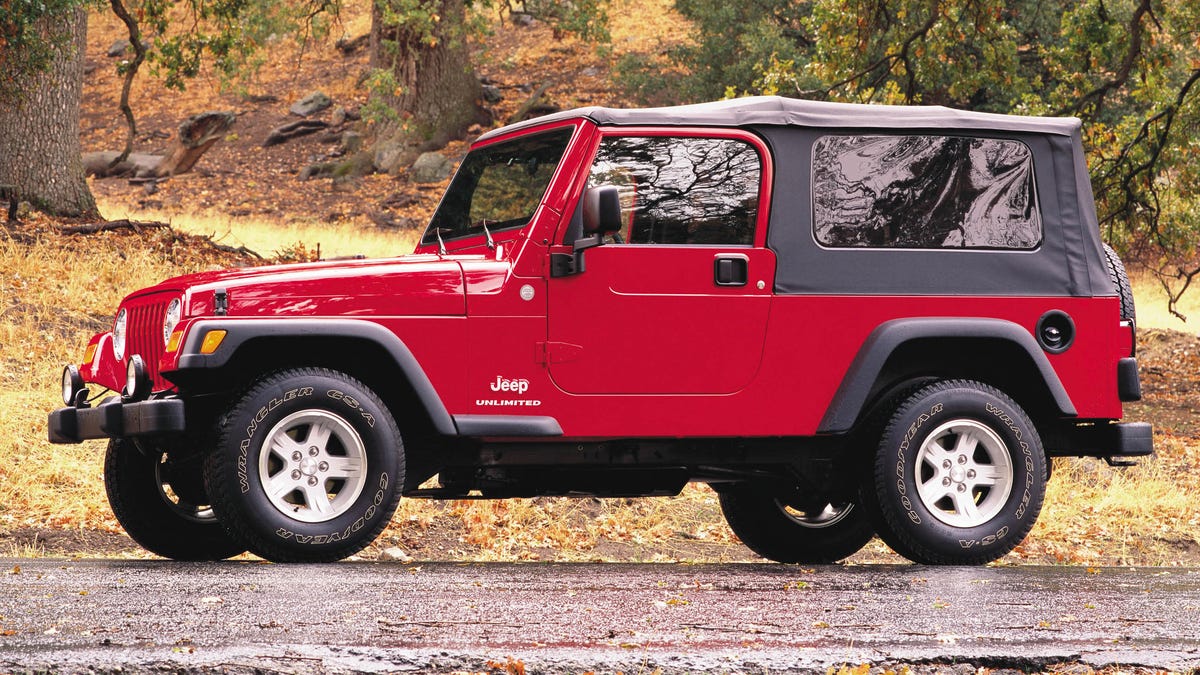 Why The 2004 To 2006 Jeep Wrangler Unlimited 'LJ' Is The Holy Grail Of Jeeps