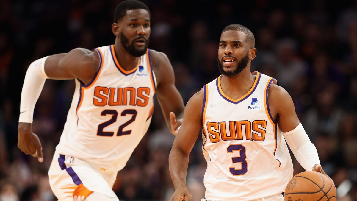 Hey, look over here, the Suns look like title contenders again