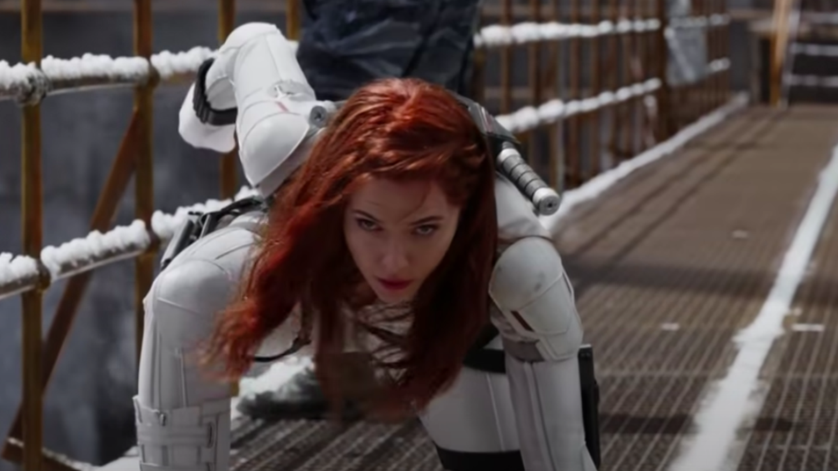 Black Widow Spoilers Yelena Pokes Fun At Marvel Hero Landings