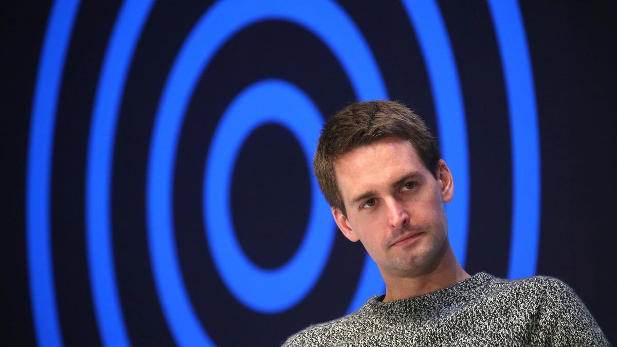 Las acciones de Snap se desploman un 40 % a medida que la empresa frena las contrataciones